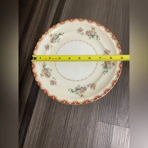 Meito China Floral Cream Dinner Plate